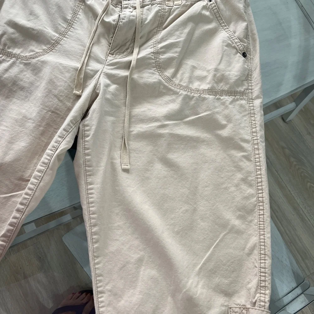 Capris - Picture 3 of 4